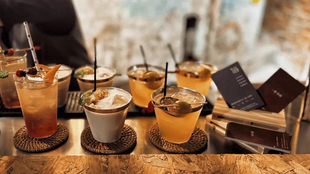 Ruins Bar 吧台上的特調